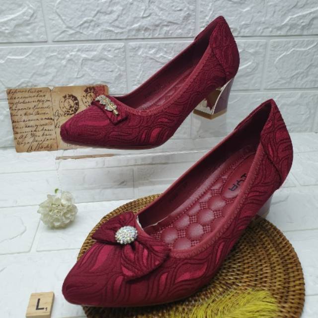 Sepatu Sofiya