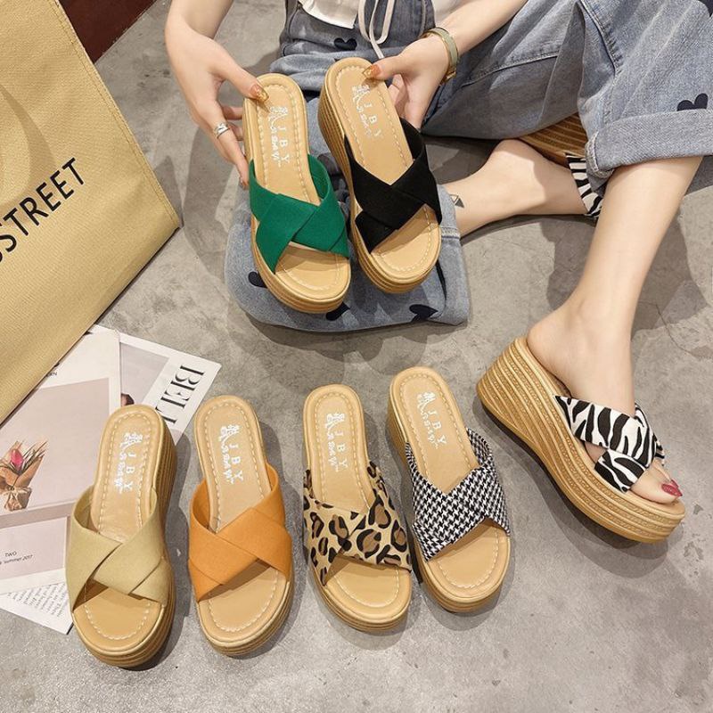 DDS1010 Sendal Wanita Wedges Spon Sandal Wedges Wanita Casual