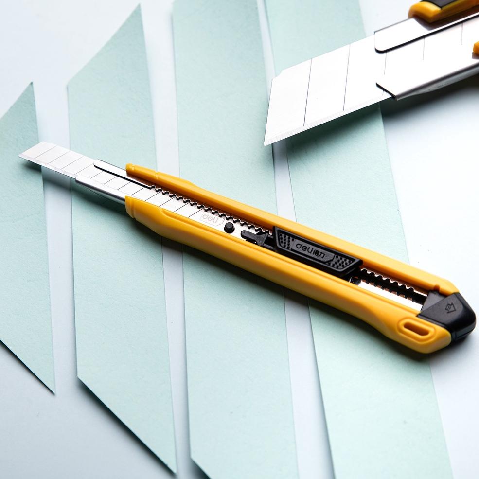 

Gvt80 Deli Utility Knife / Cutter Pisau SK4 Auto-Lock EDL009B ^^