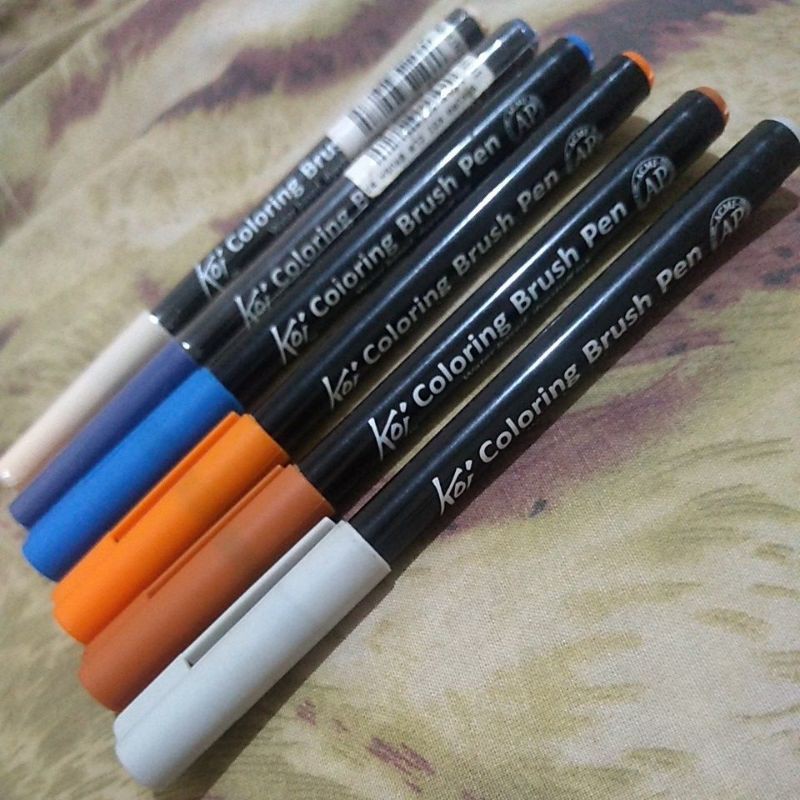 

Koi Coloring Brush Pen