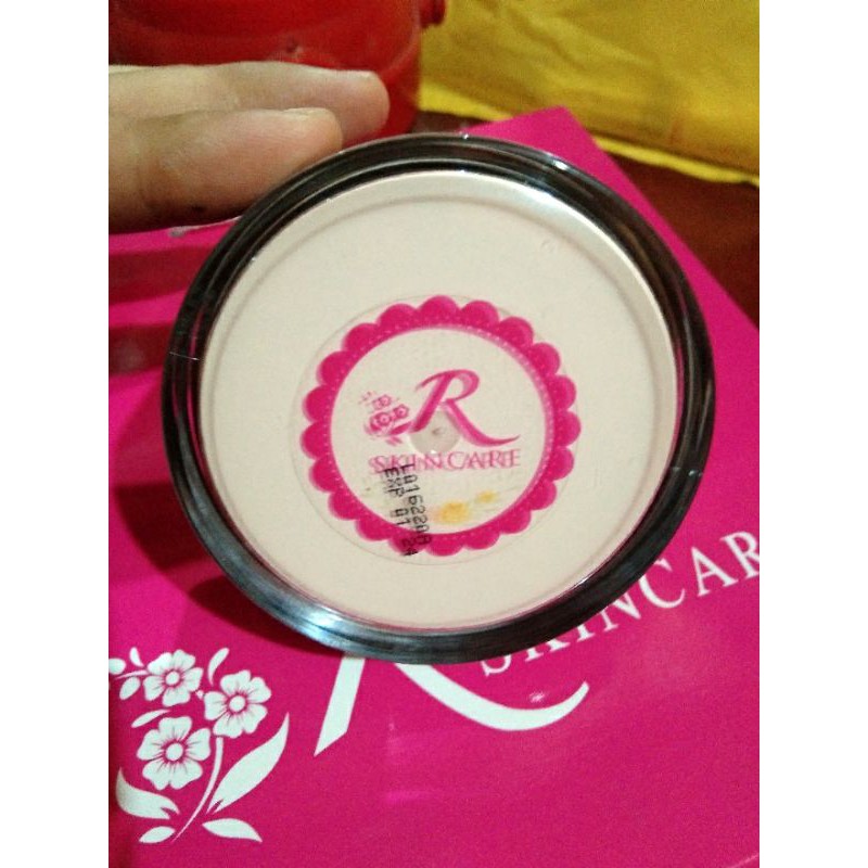 Bedak tabur Rskincare