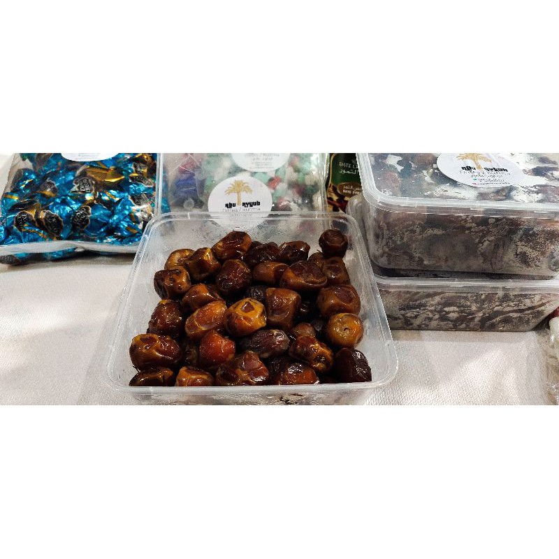 

kurma sukkari Al qosim