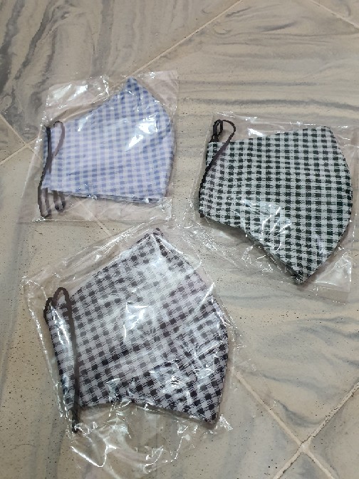 Masker Kain (bisa Selip Tissue) — Bentuk Lancip Motif Kotak-kotak