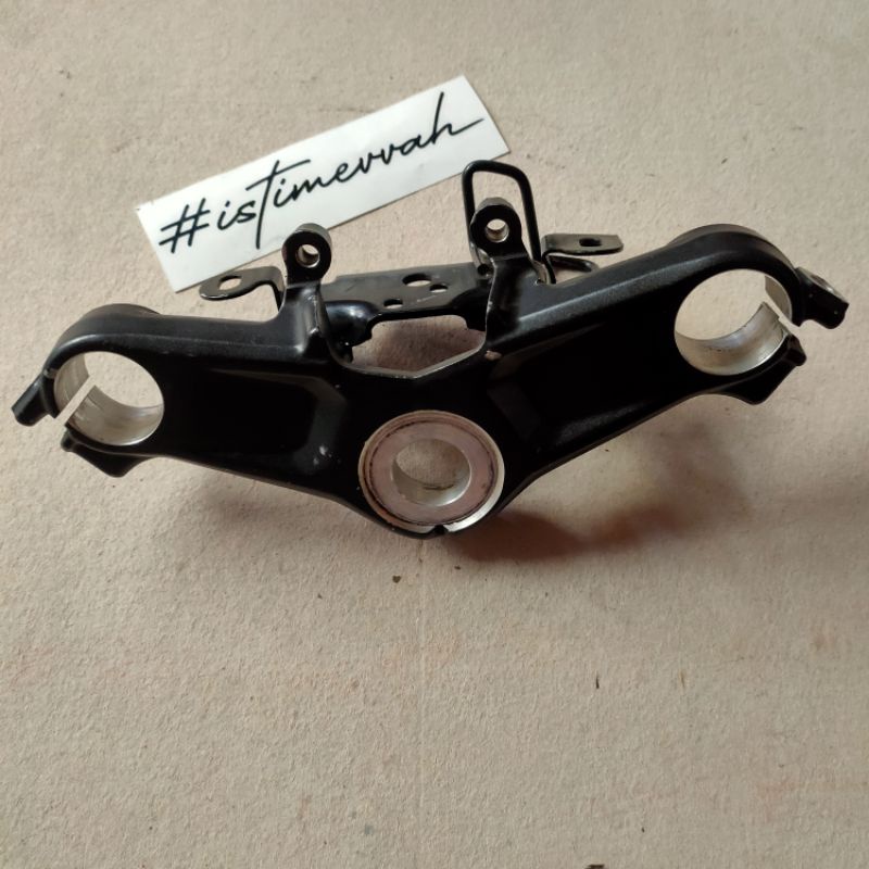 Sgitiga atas CBR 150 R CBR150R led facelift asli original segi tiga T