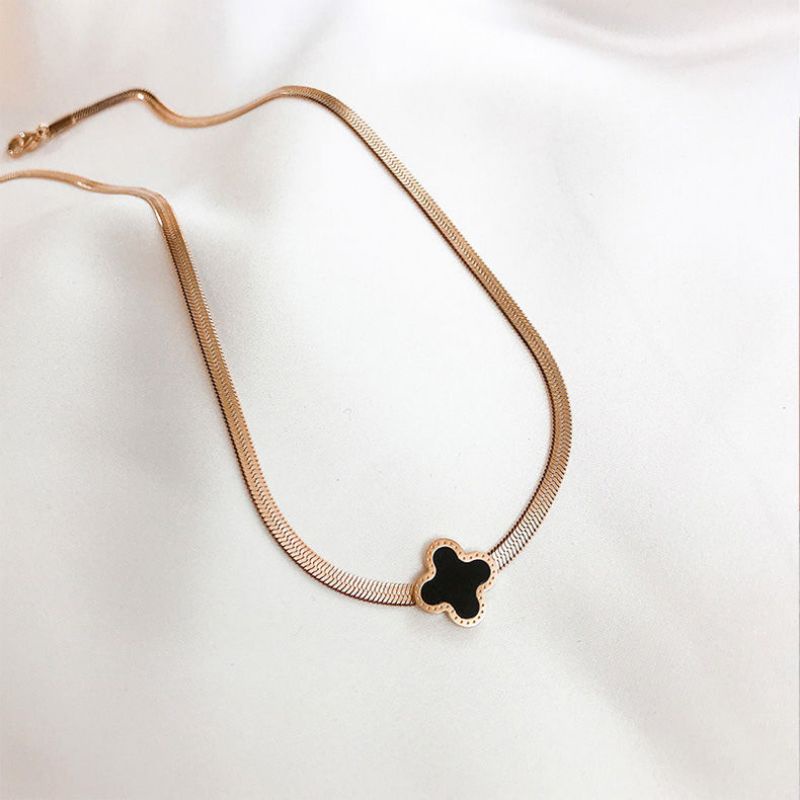 Kalung Titanium Lv Fashion Wanita Korea