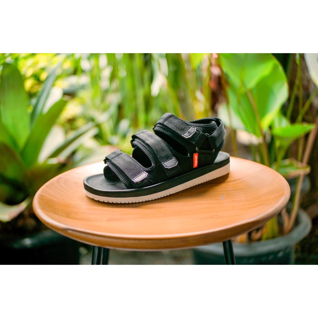 sandal kasual pria volkerfootwear cora blackwhite