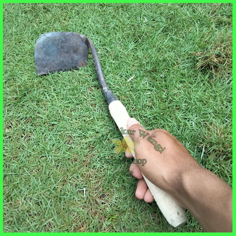 Wangkil Miring / Gratul / Alat Pembersih Rumput/ Pacul Kecil