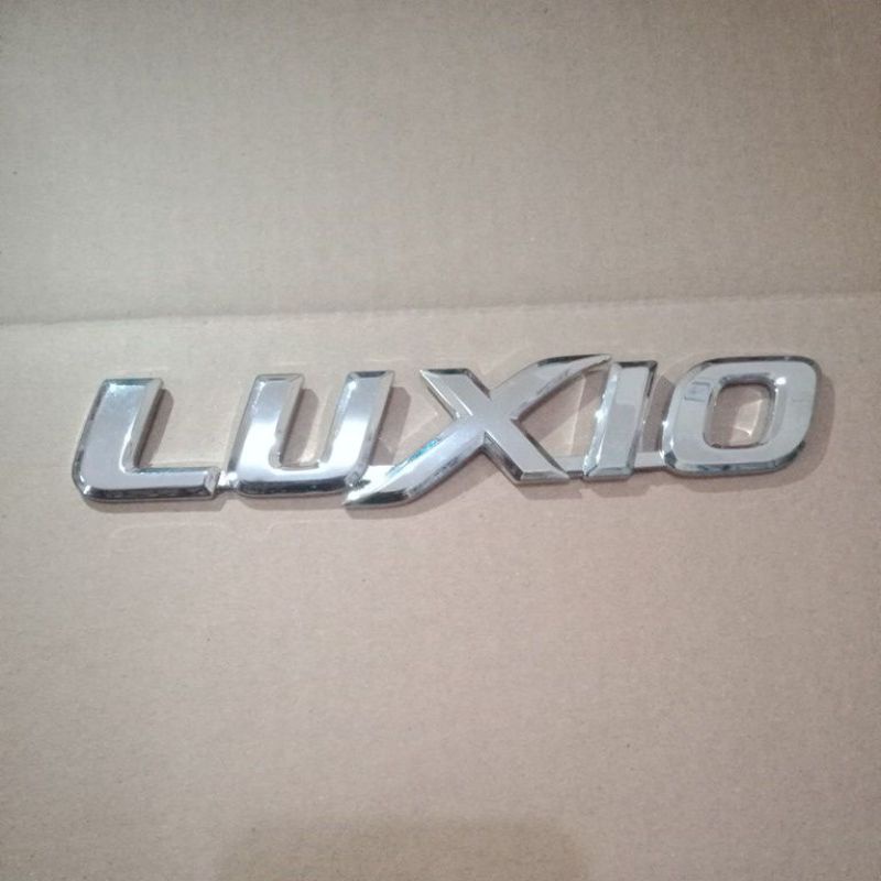 emblem logo tulisan Daihatsu Luxio original