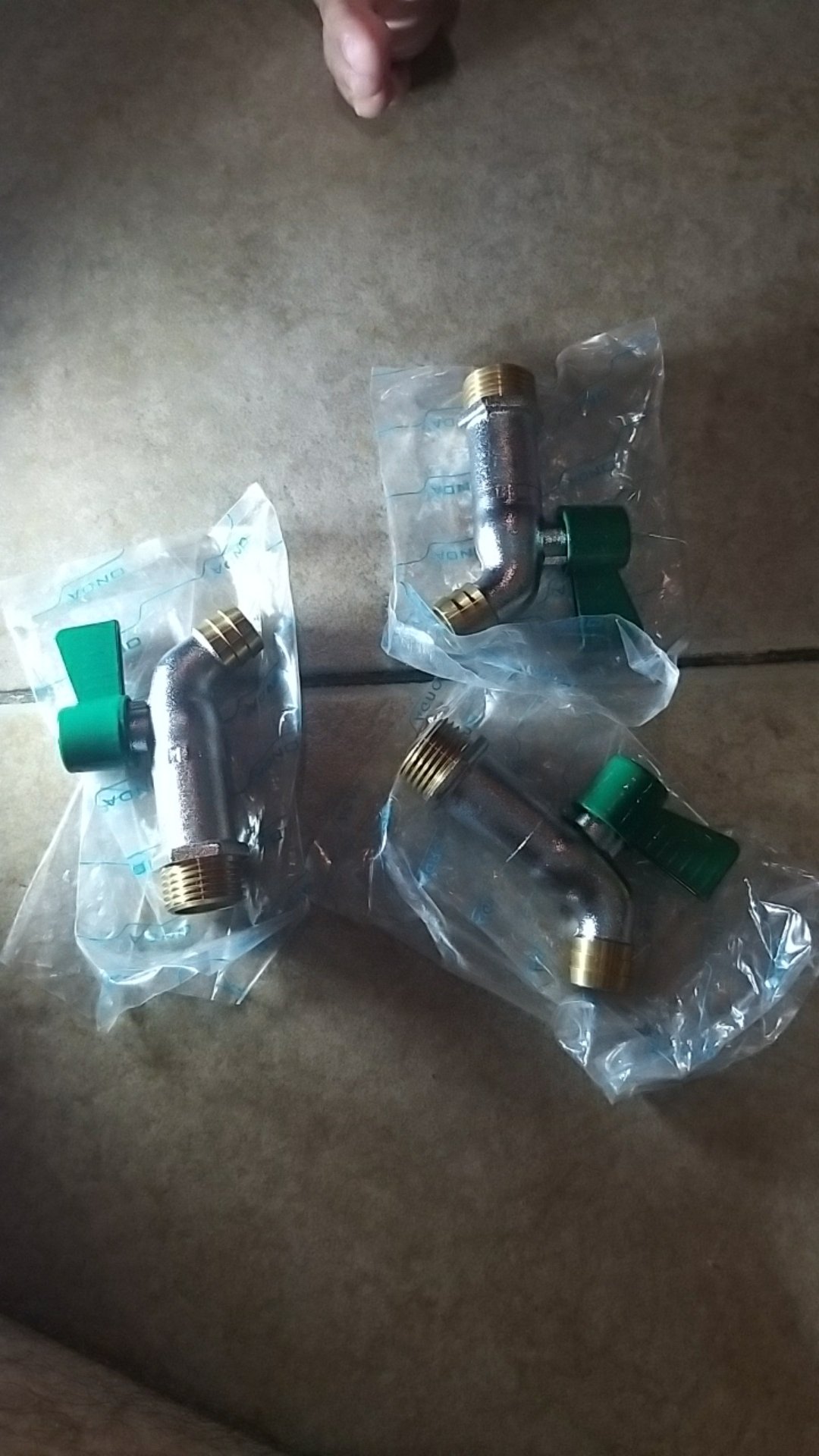 Kran Air Onda Kuningan . Kran Taman . Kran Onda Kuningan Kubc 1/2”