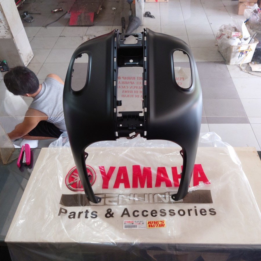 TAMENG SAYAP DEPAN LEGSHIELD 1 FAZZIO HITAM DOFF ASLI YAMAHA BEJ-P4