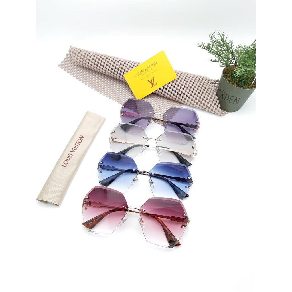 Kacamata Wanita Louis Vuitton
