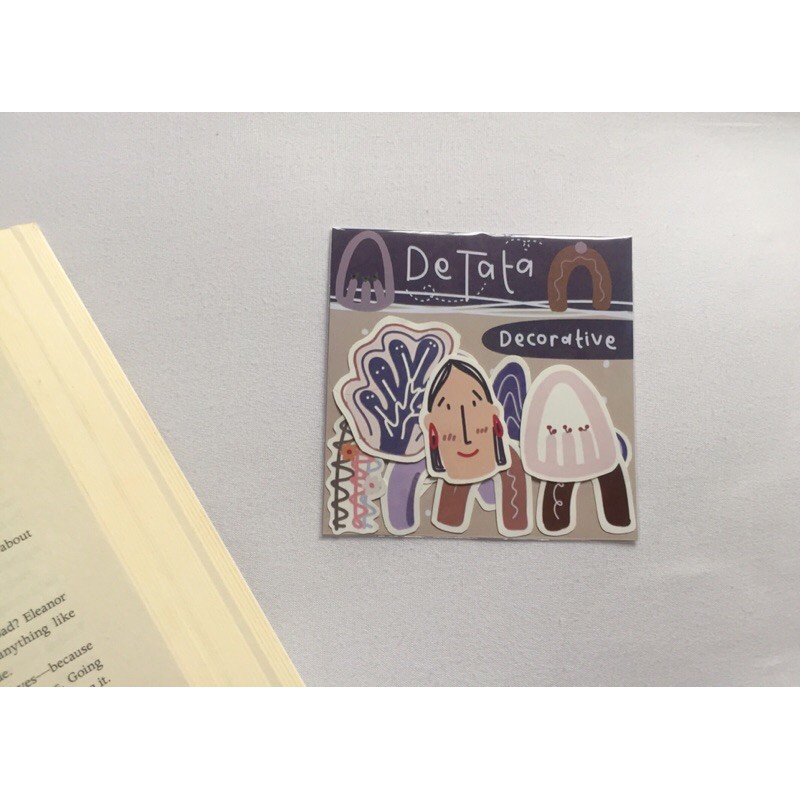 

deTata Decorative
