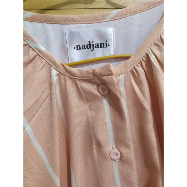 nadjani preloved blouse