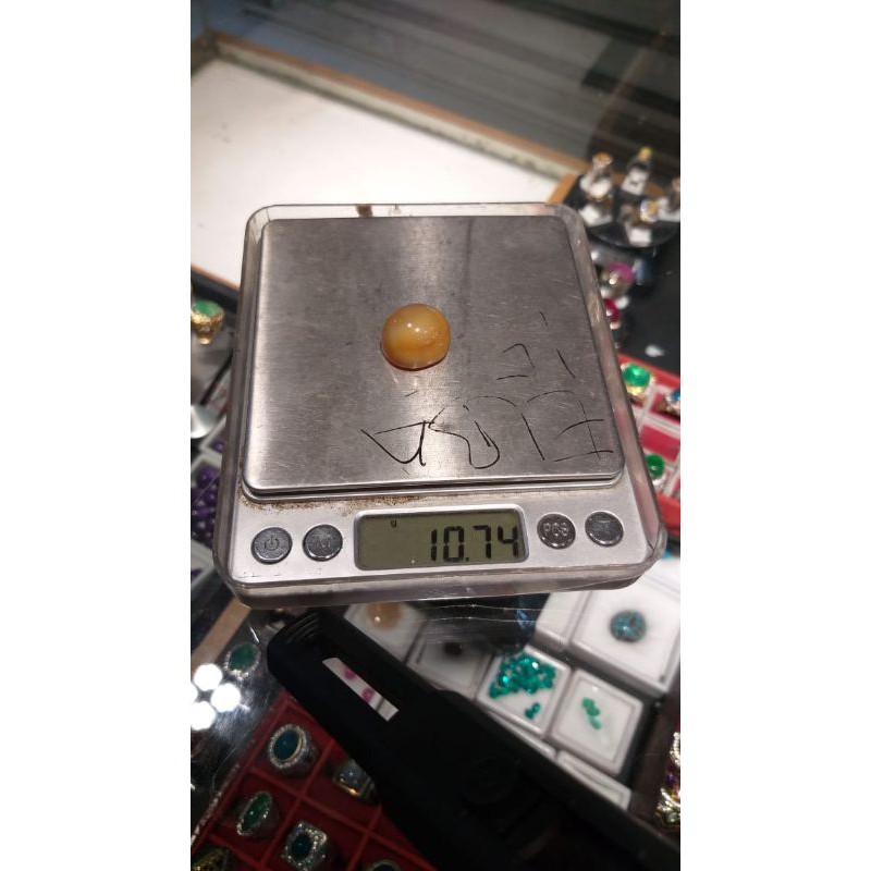 natural yellow safire