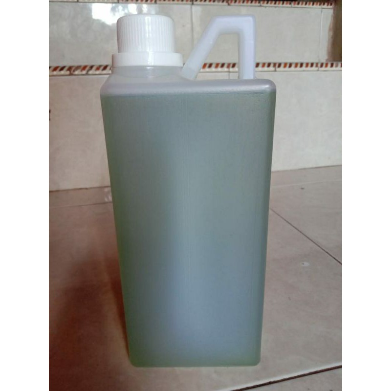 Minyak Kayu Putih Asli Ambon Pulau Buru Namlea Maluku  1 Liter