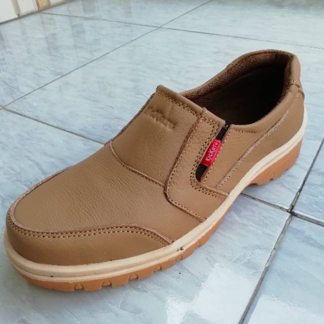 SEPATU PRIA KULIT