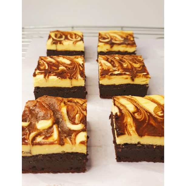 

cream chessee brownies