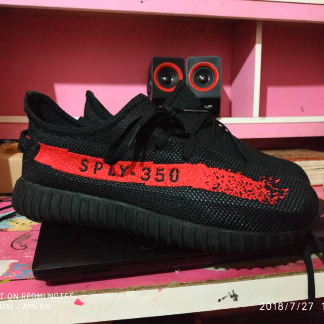 Sepatu Yeezy 350
