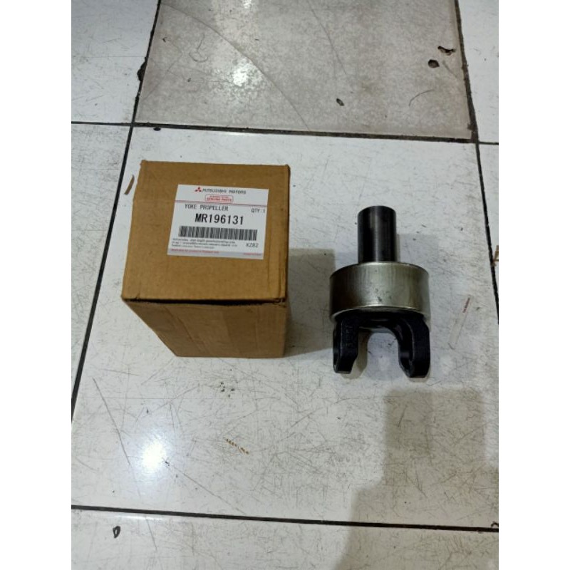 yoke sleeve yoke kopel depan triton 2800cc KB7T