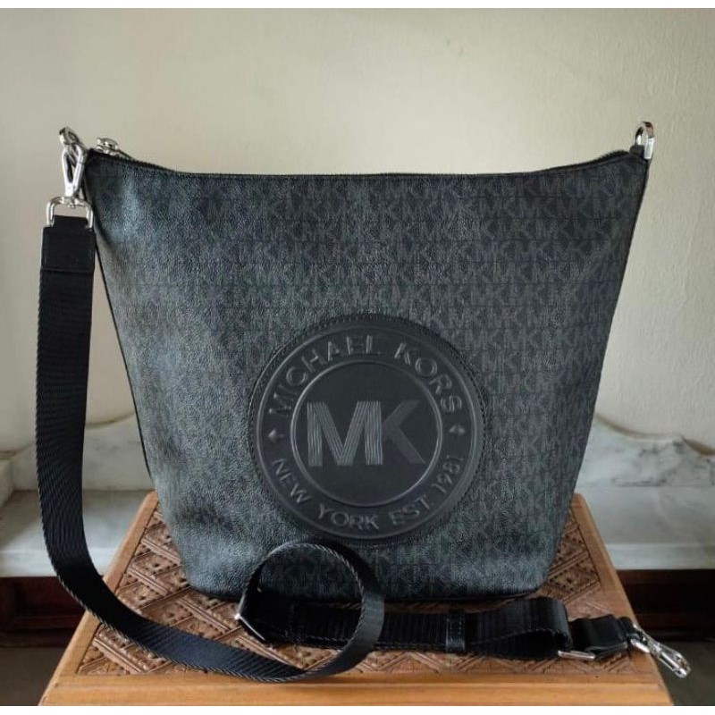 Tas Michael Kors Authentic Original / Fulton Sport Large Zip Bucket Black