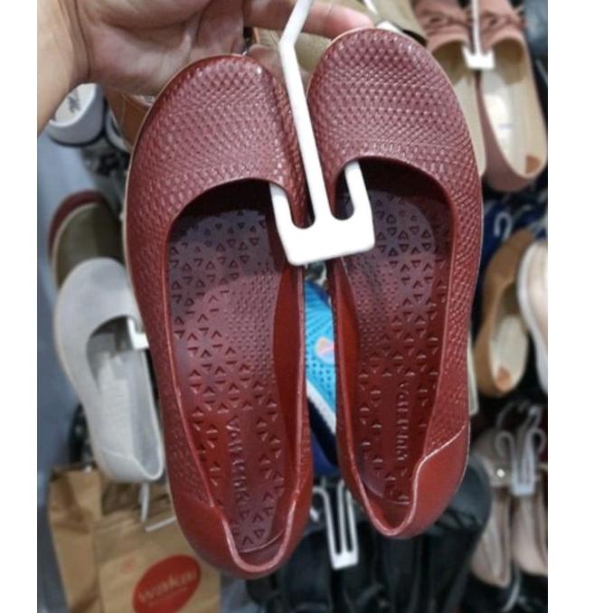 KRA.21Jl22ј - sepatu wanita slip on yumeida karet LD 9098 trendy