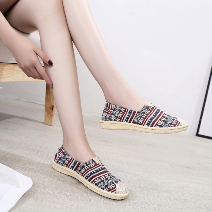 LPS Sepatu Flat Wanita Sneakers Canvas Joging Sneaker Kanvas Slip On Blue Jean Cewek Perempuan Lari Olah Raga Formal Shoes Sniker Sport Nyaman Putih Olahraga Karet Elastis Import Converse Pria Cowok Laki Laki Sekolah Kerja Casual Murah Keren Sepatu Kasual-3
