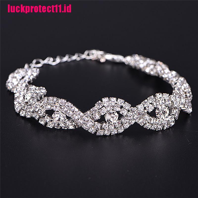 (LUCK) Gelang Tangan Desain Infinity Hias Kristal / Berlian Imitasi Gaya Austria / Elegan Untuk Wanita