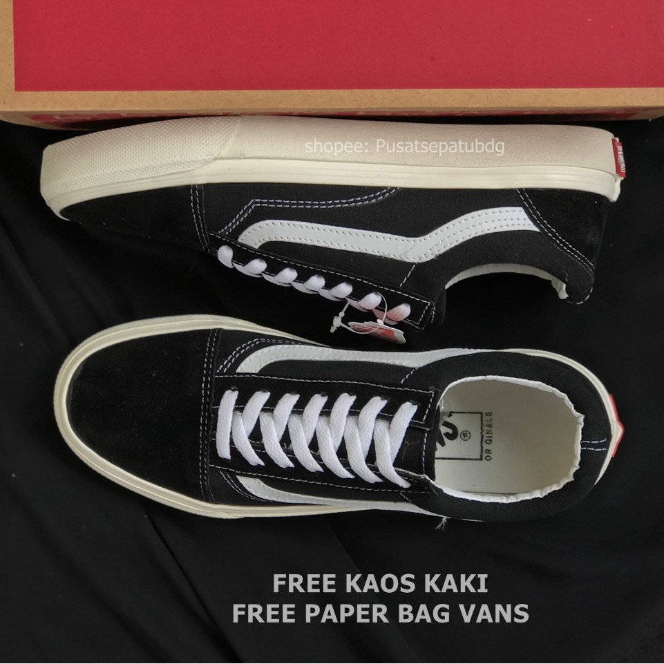 SEPATU VANS OLDSKOOLOG BLACK WHITE