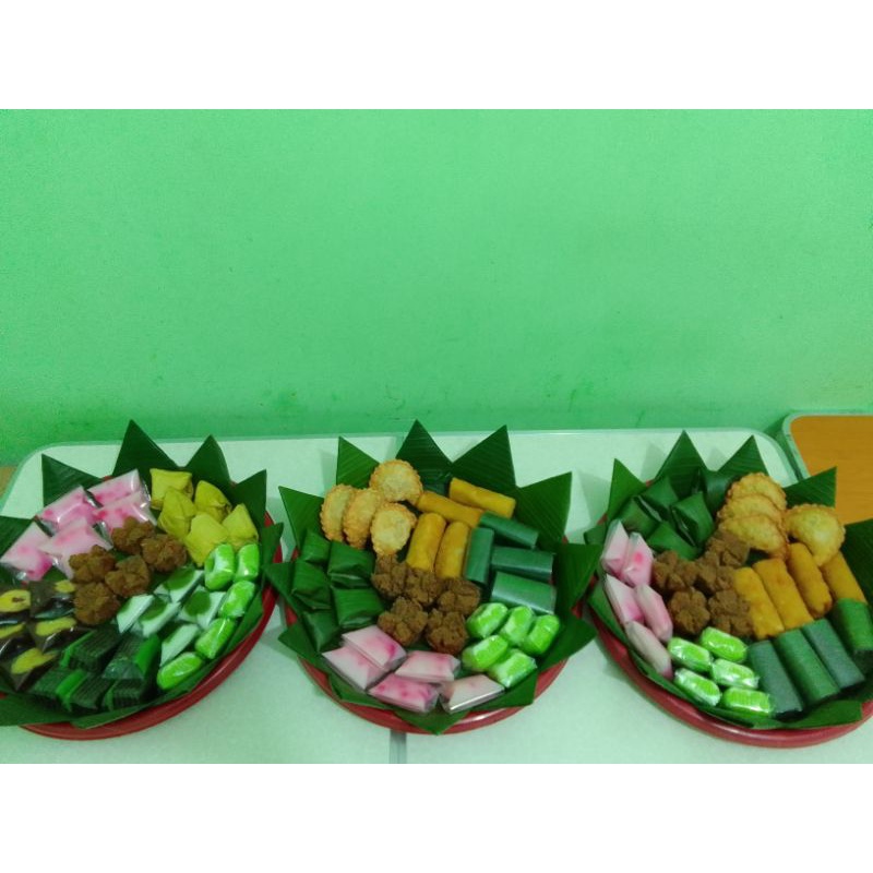 

Kue ukuran tampah besar