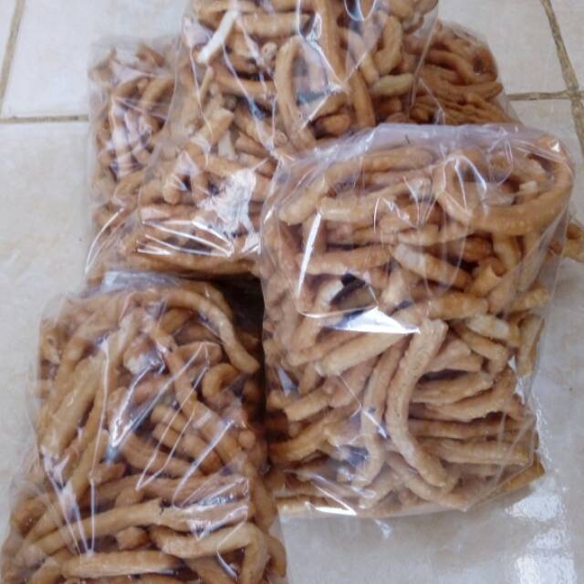 

Cemilan kerupuk kajompi