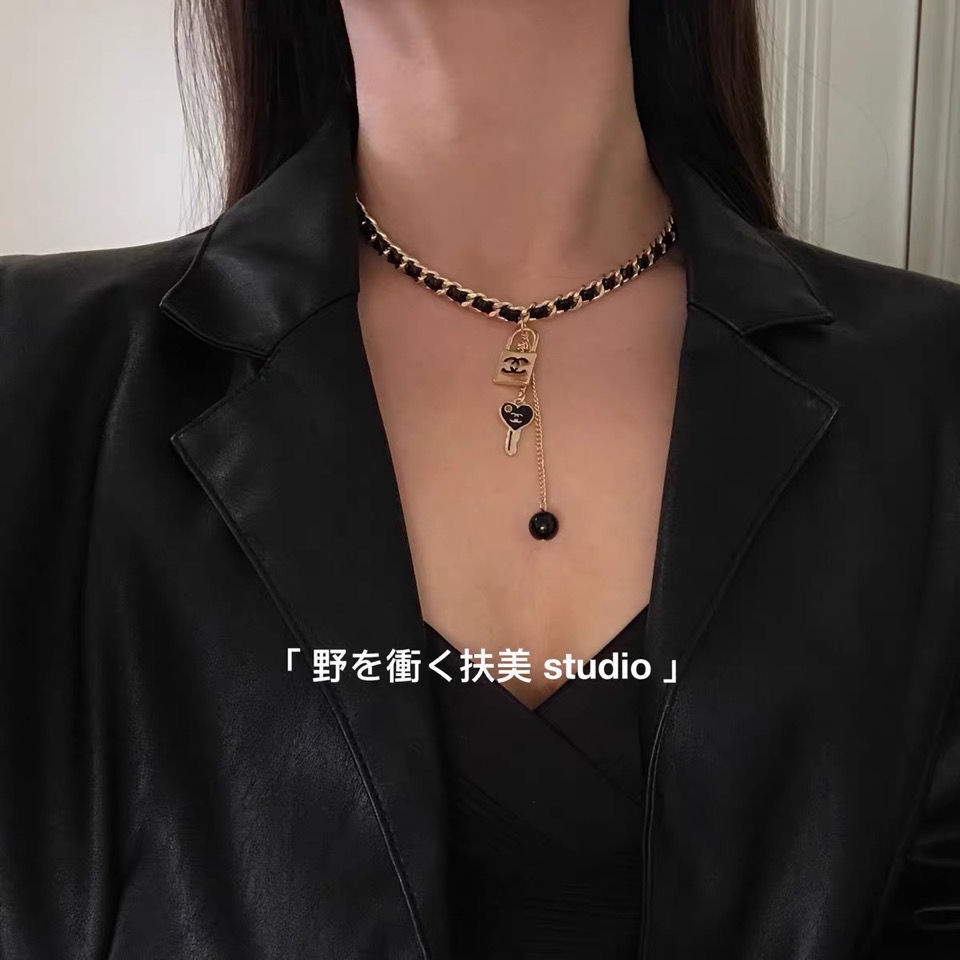 Kalung choker Bahan Kulit Metal Gaya Eropa Amerika