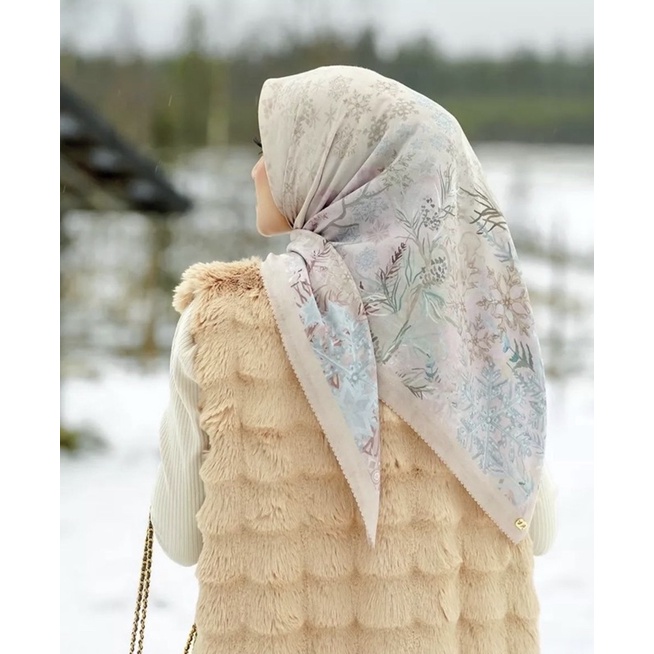 buttonscarves disney frozen almond