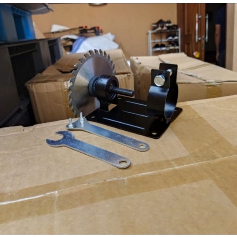 Dudukan Mesin Bor-Stand Holder Circular Saw + 2 bh Kunci + 1 bh Circular Saw 4" Besttools