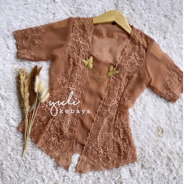 Kebaya Bali Bordir Jadi Premium kutubaru lengan pendek | Yulikebayabali