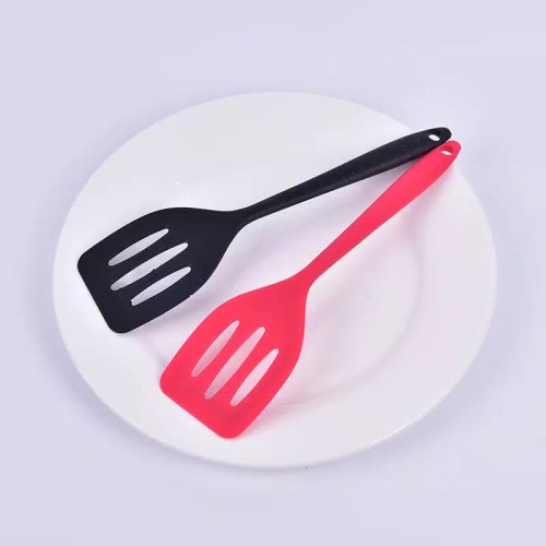 SUTIL Silikon Tahan Panas Spatula Silicone Anti Lengket Food Grade / Sutil Siliko Lubang Tahan Panas