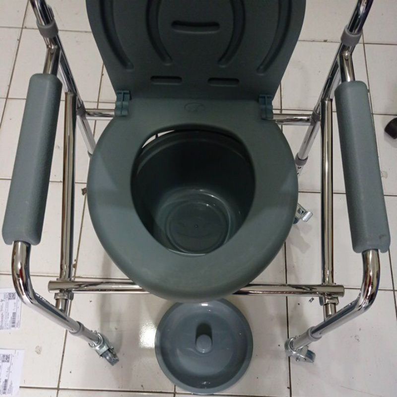 Ember untuk Kursi BAB Ember untuk Commode Chair