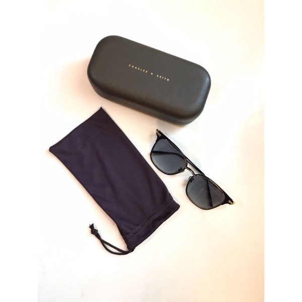 Kacamata Charles & Keith | Woman Sunglasses  | Preloved Charles & Keith
