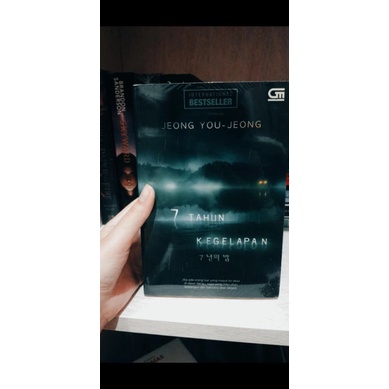 BUKU 7 TAHUN KEGELAPAN