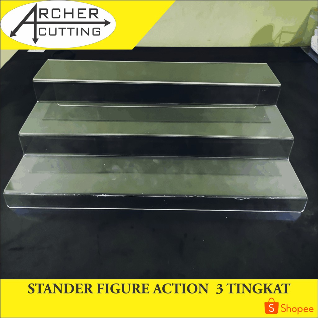 STANDER / DUDUKAN FIGURE ACTION 3 TINGKAT AKRILIK TANGGA AKRILIK