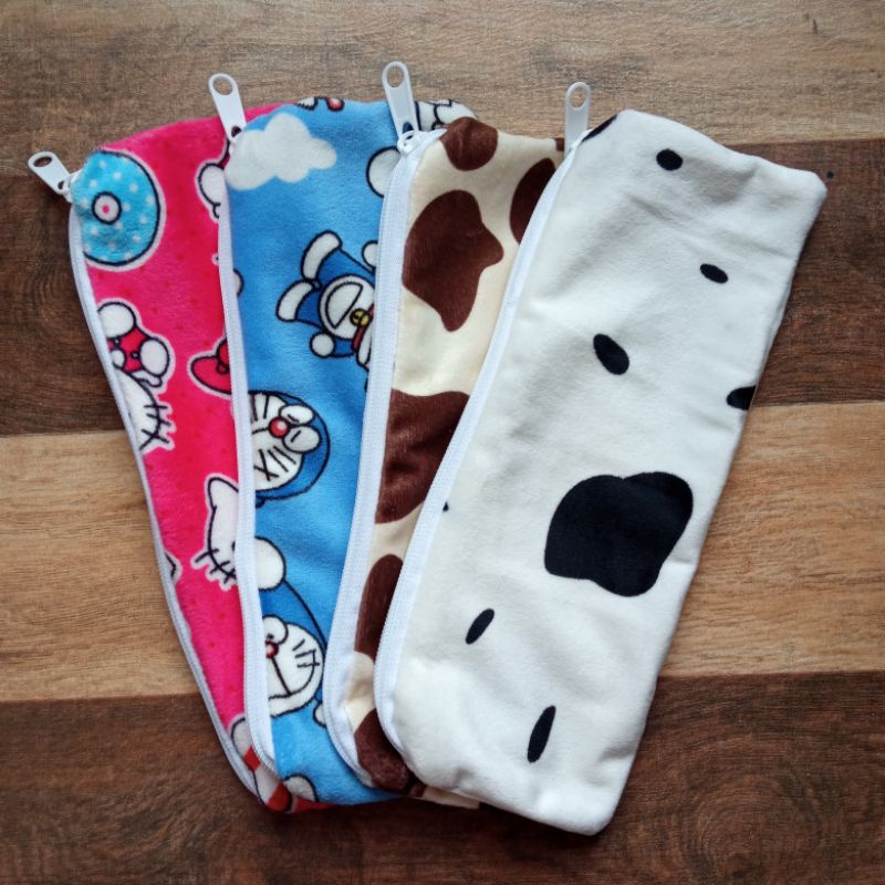 

Tempat pensil kotak motif hewan sapi zebra jerapah leoprard kartun hello Kitty doraemon keroppi