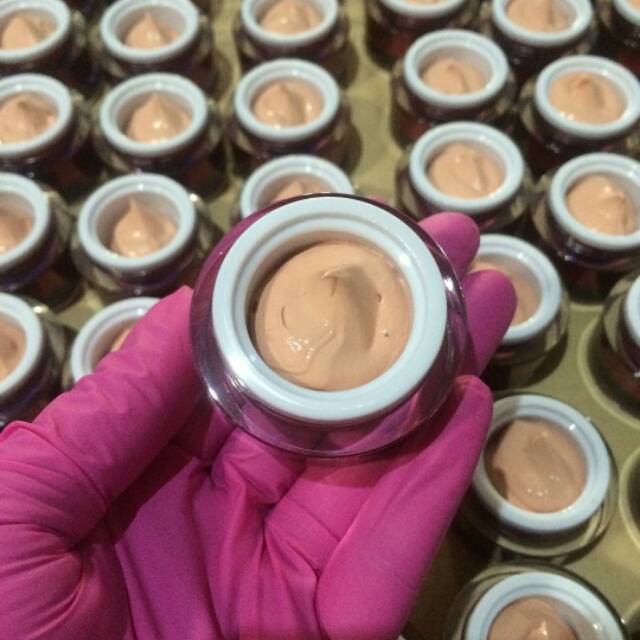 GLOWING BB CREAM SPF50