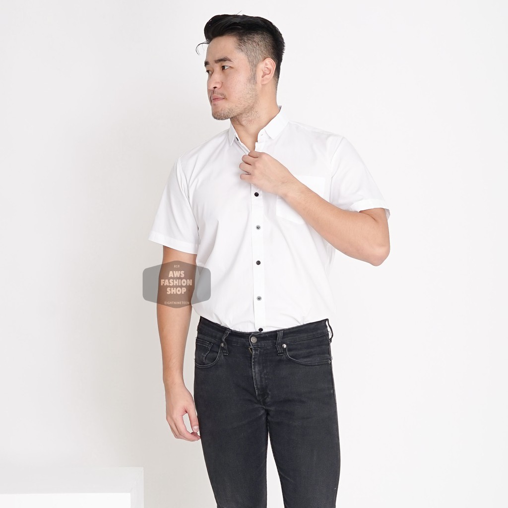 Kemeja Pria Lengan Pendek Putih Polos Kancing Hitam Casual Slimfit 3339