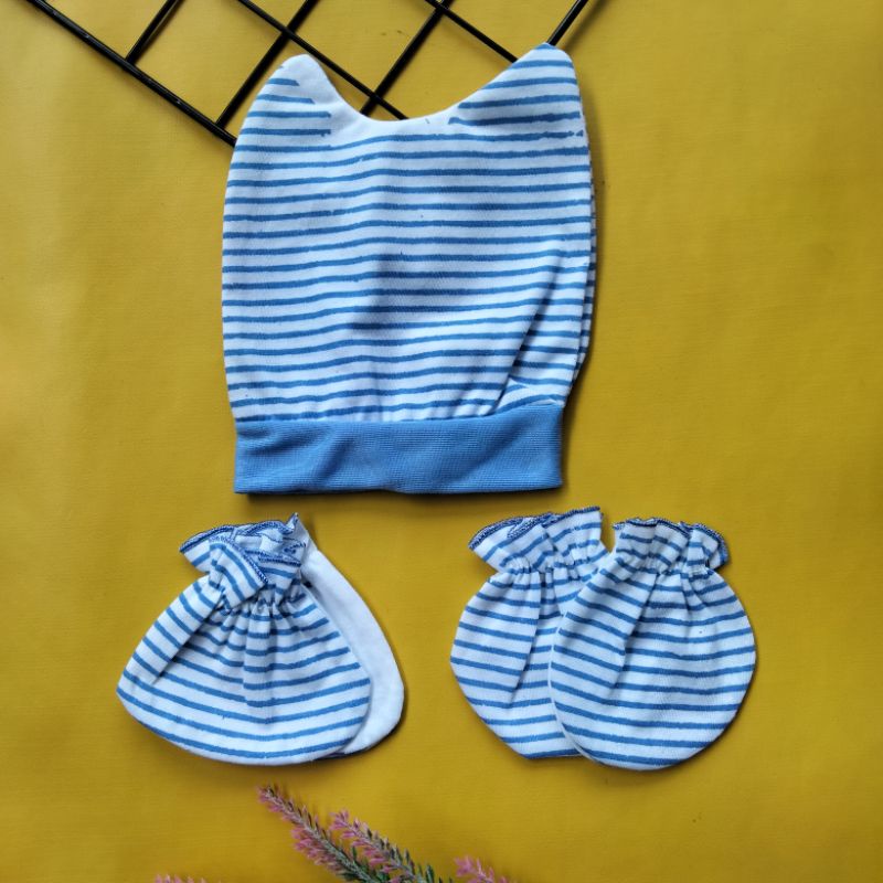 set topi sarung tangan kaki bayi garis salur newborn