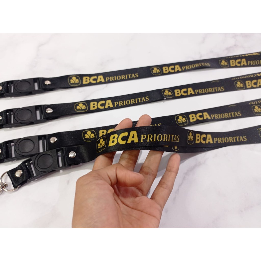 

Pancawarna - Cetak Lanyard BANK BCA PRIORITAS HITAM | custom logo | print lanyard - gantungan hp - holder - yoyo logo