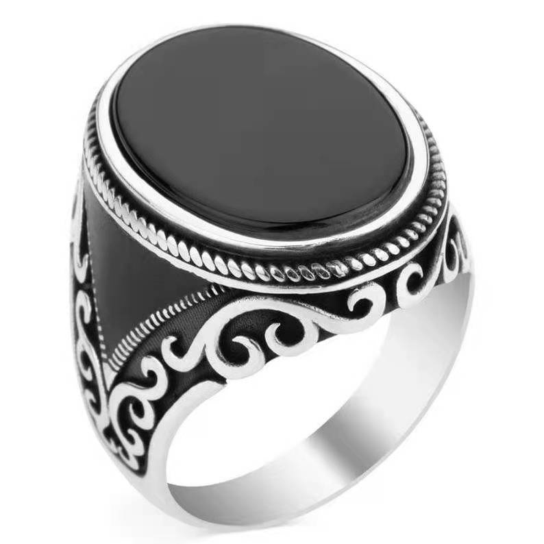 Cincin Bahan Stainless Steel Motif Ukir Aksen Kristal Warna Hitam Untuk Pria