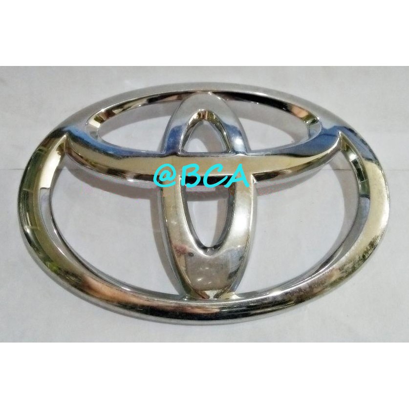 Emblem Grill Lambang Toyota Original