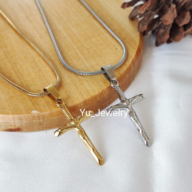 Kalung Salib Yesus Pria Wanita Titanium Anti Karat selamanya