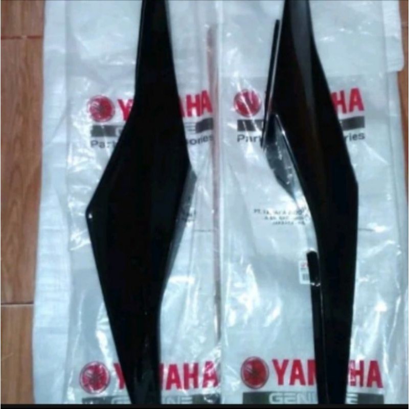 Body belakang R15 v2 hitam original sepasang