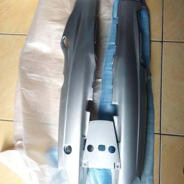 Cover body belakang F1zr silver