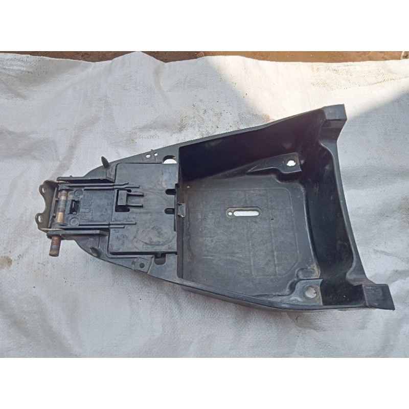 bagasi/wadah aki yamaha mio soul